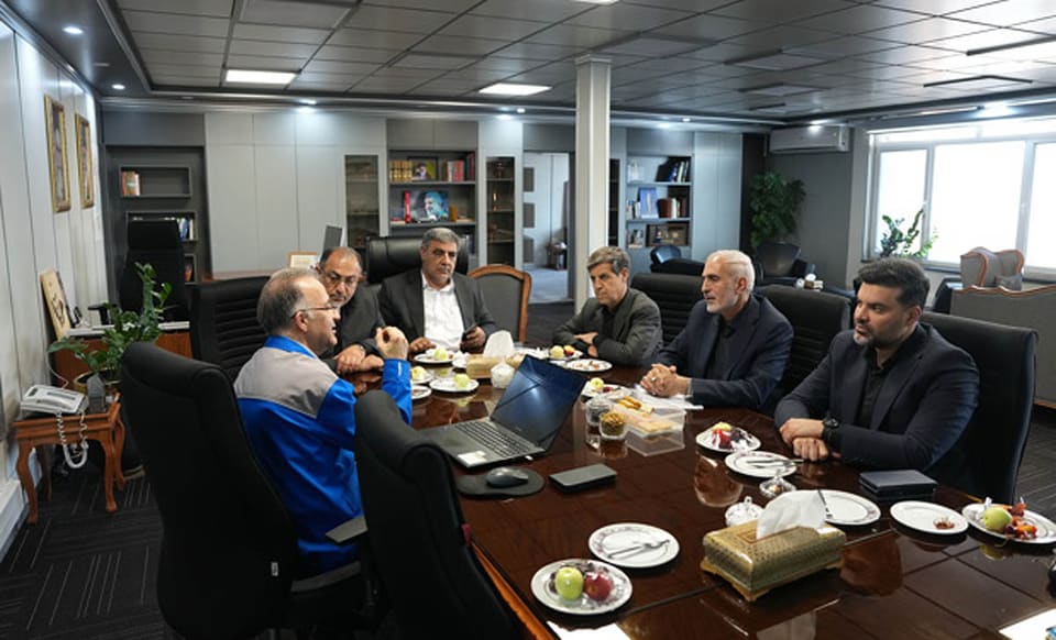 بازدید نمایندگان مجلس از ایران‌خودرو