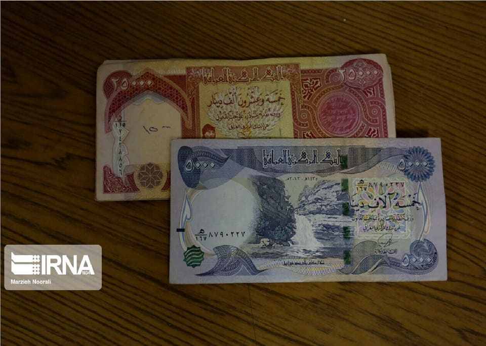 اتفاق عجیب در فروش ارز اربعین/ بانک‌ها ۲ میلیون تومان گران‌تر از بازار آزاد می‌فروشند!