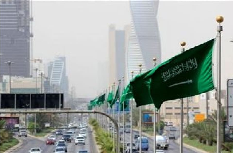 تصاویری از آتشسوزی گسترده در مهمترین تاسیسات تولید نفت عربستان