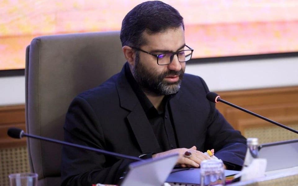 معاون پزشکیان: اگر خودروی ژاپنی به جای چینی وارد می‌کردیم ارزان‌تر درمی‌آمد/ هزینه خودروهای بی‌کیفیت را مردم داده‌اند +فیلم