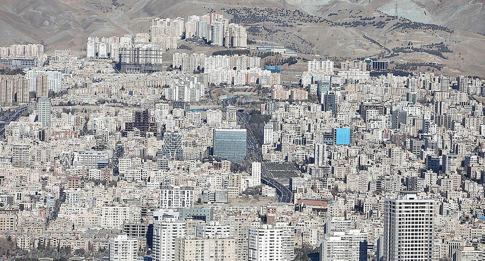 بررسی شکاف قیمتی بازار مسکن تهران/ کارنامه وام‌دهی شبکه بانکی در ۴ ماه نخست +فیلم