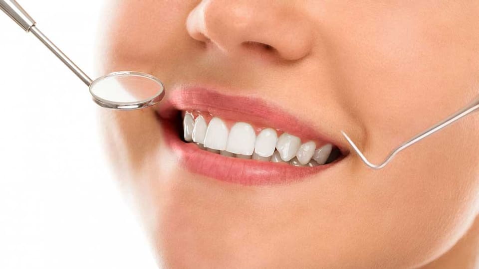 هزینهی پنهان درمان دندان؛ چرا تأخیر گرانتر از خودِ درمان است