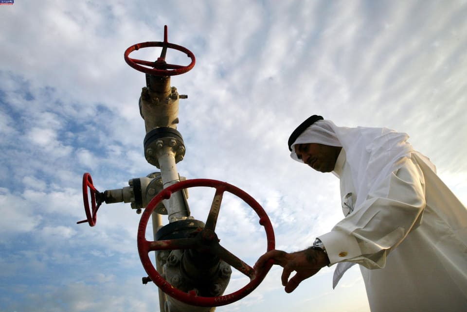 ادعای سی‌ان‌ان: خط لوله نفت عربستان هدف حمله قرار گرفت / ایستگاه‌های پمپاژ آسیب دیدند