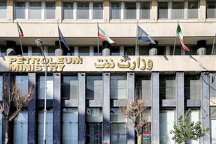 پشتپرده استعفای پاکنژاد