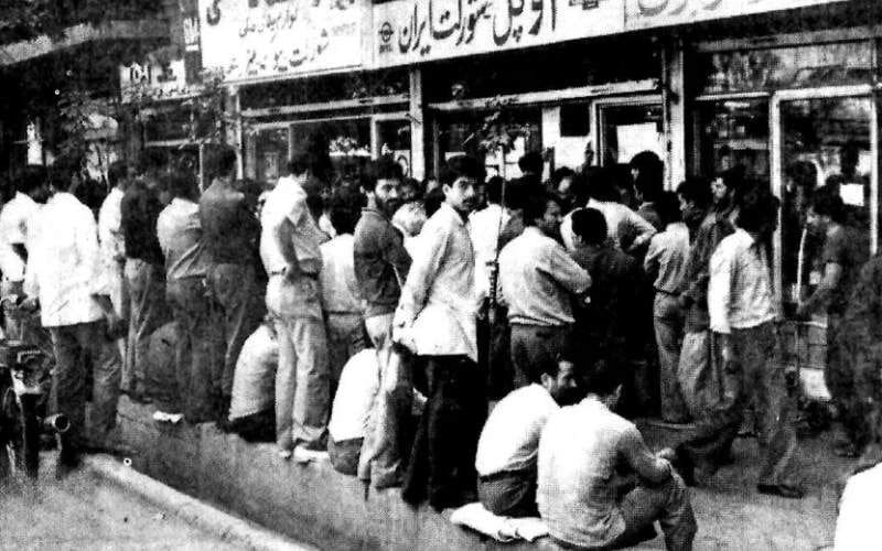 روکشِ نفتی بر سفرههای کوپنی؛ چرا اقتصاد دهه ۶۰ الگوی مقاومت نیست؟ | آیا صفهای کوپن بدون دلارهای نفتی دوام میآوردند؟