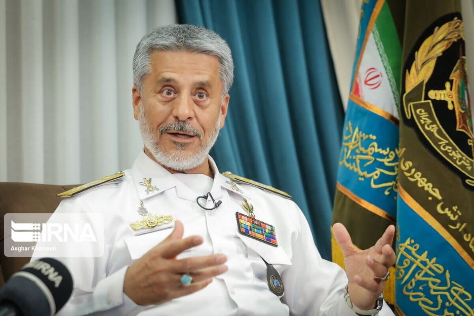 امیر دریادار سیاری: تنگه هرمز بسته است / هر کسی بدون هماهنگ وارد شود در اخبار میبینید چه اتفاقی میافتد+فیلم