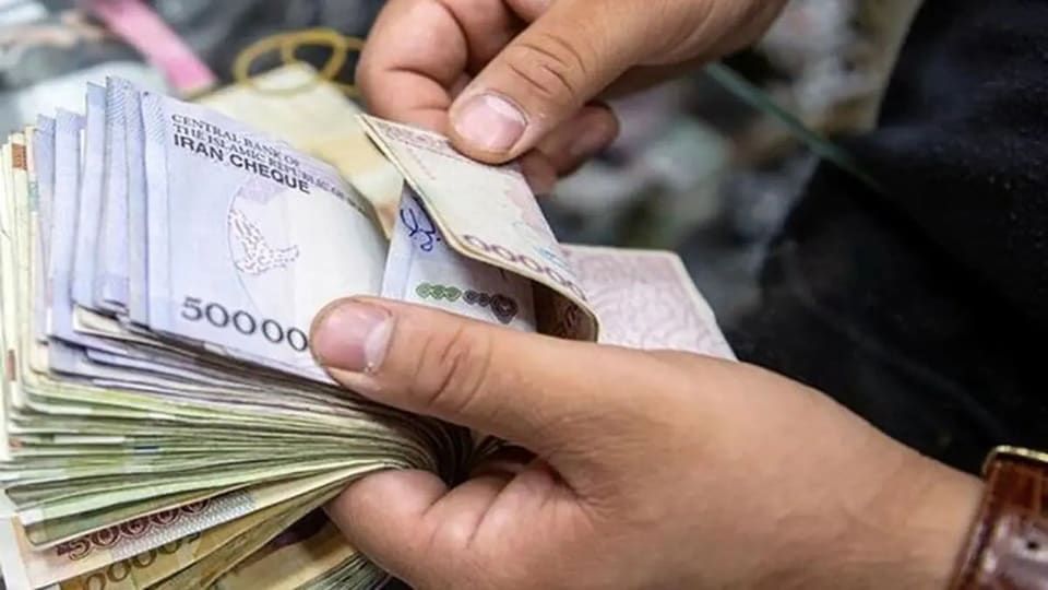 خبر داغ درباره افزایش حقوق کارمندان و کارگران