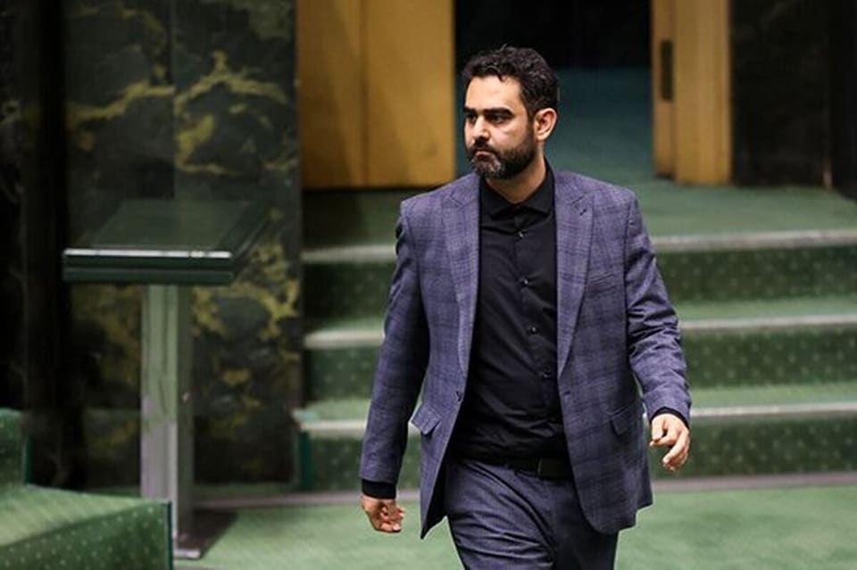 ادعای جنجالی امیرحسین ثابتی درباره نمایندگان مجلس/ بالاخره هر کسی یک قیمتی دارد!